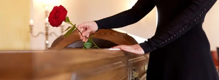 Zasiłek pogrzebowy – co to za rodzaj świadczenia i komu się należy?