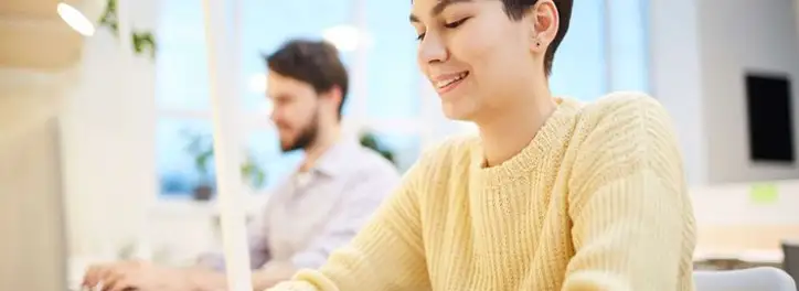 Stawka za nadgodziny – jak ją wyliczyć?