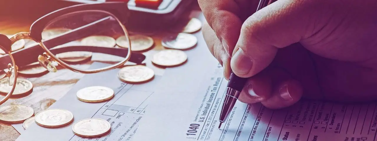 Czym jest kwota zmniejszająca podatek i jak ją obliczyć?