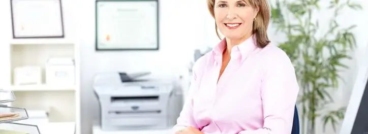 Dodatek stażowy – komu przysługuje i jak go naliczać?