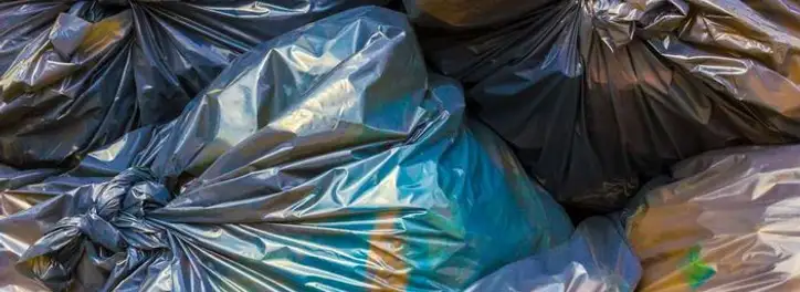 Umowa o wywóz śmieci przedsiębiorcy, czyli jak powinna być zorganizowana gospodarka odpadami w firmie