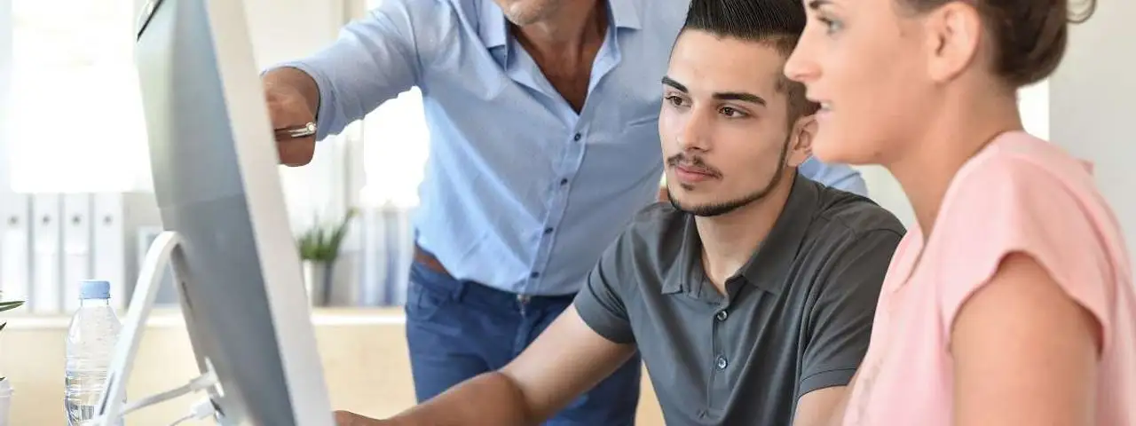 Umowa zlecenie dla studenta – co powinno się w niej znaleźć?