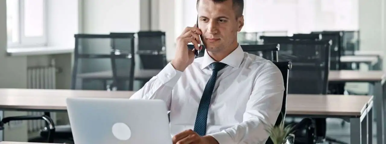 Sprzedaż B2B – co to jest i na czym polega ten model handlu?