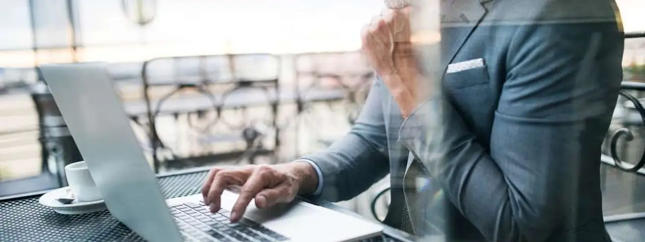 Jak założyć firmę przez Internet? Praktyczny poradnik