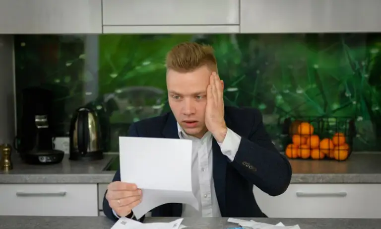 Jak wprowadzić karę umowną do umowy