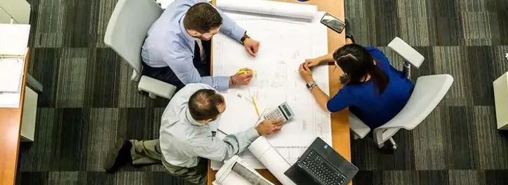 Spółka partnerska – czym się charakteryzuje i kto może ją założyć?