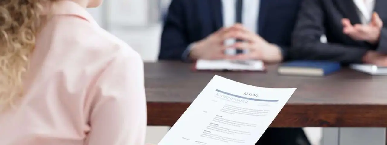 Okres próbny a onboarding – jak dobrze wdrożyć i sprawdzić nowego pracownika