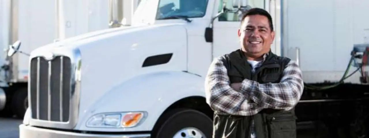 Ile naprawdę zarabia kierowca ciężarówki? Przewodnik po dochodach w branży transportowej