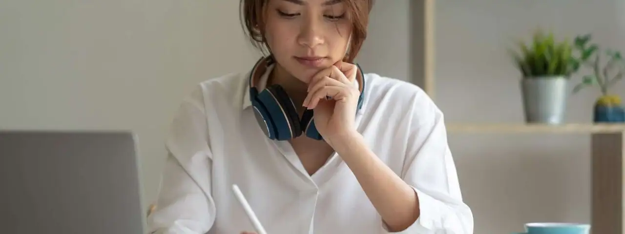 Praca bez studiów – w jakich zawodach możliwa jest kariera bez ukończenia studiów?