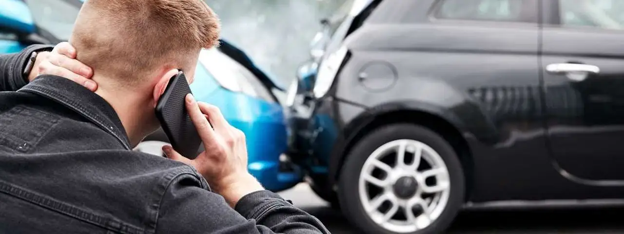 Ubezpieczenie samochodu firmowego – ile kosztuje? Jak je zaksięgować?