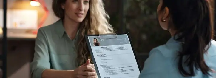 Zatrudnianie uchodźców – czy da się ich przyjąć do pracy i na jakich warunkach?