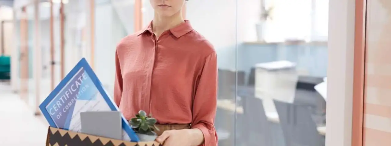 Porzucenie pracy na umowie zlecenie – wynagrodzenie, urlopy oraz konsekwencje