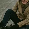 Kobieta, która upadła na lodzie w drodze do pracy