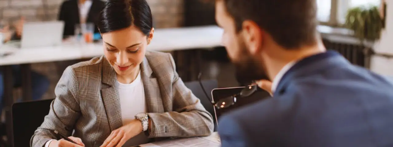 znamiona umowy o pracę