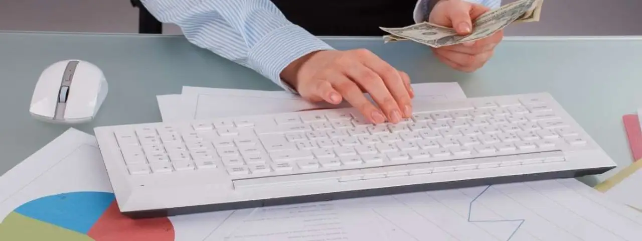 Poufność wynagrodzeń, czyli czy tajemnica informacji o wysokości wynagrodzenia funkcjonuje?