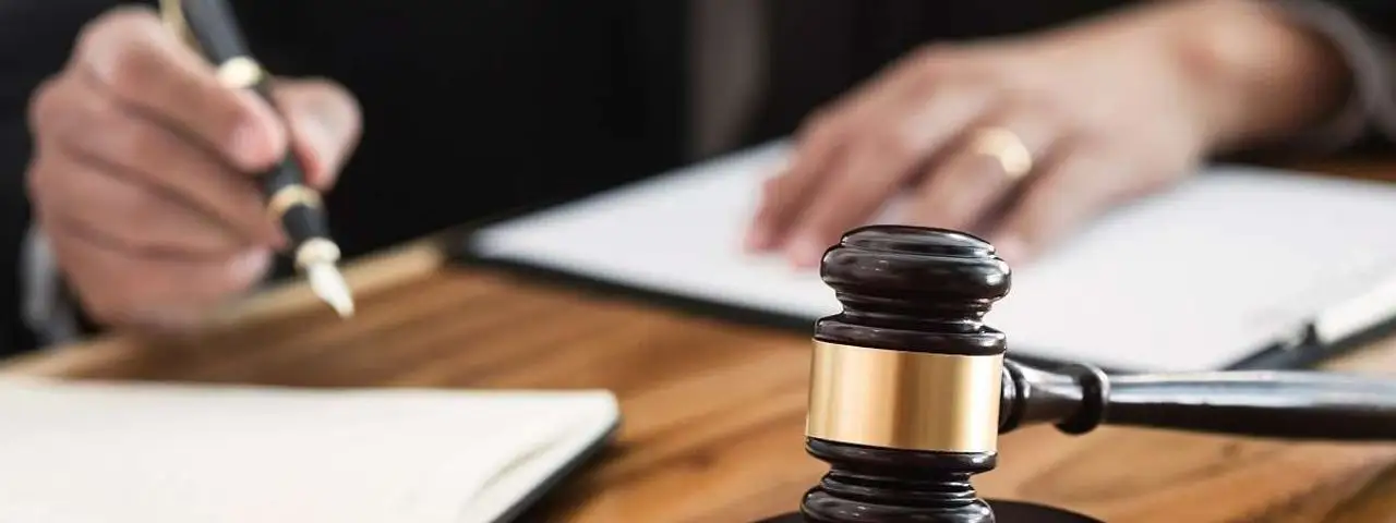 Sąd pracy – kiedy warto złożyć do niego pozew?